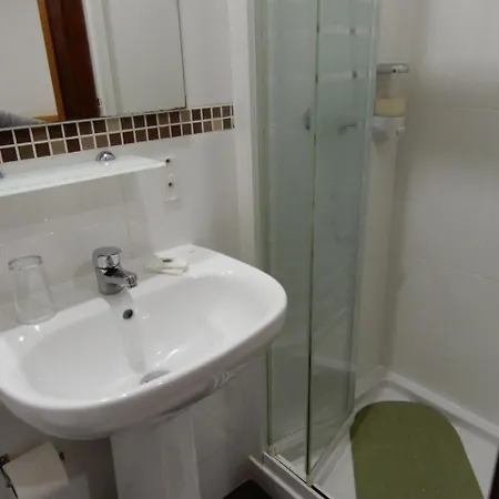 Guesthouse Coimbra City Affittacamere 3*